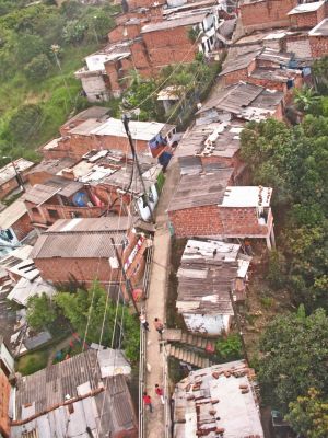 Vista general de disposicion de las viviendas en Vallejuelos
SENIA SALAZAR MALDONADO 2008
Palabras clave: METRO CABLE PAJARITO VIVIENDA