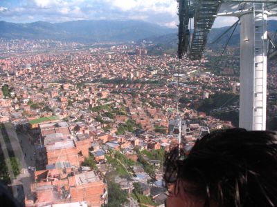 Panoramica el la que se puede apreciar multiples construcciones
SENIA SALAZAR MALDONADO 2008
Palabras clave: PANORAMICAS METROCABLE