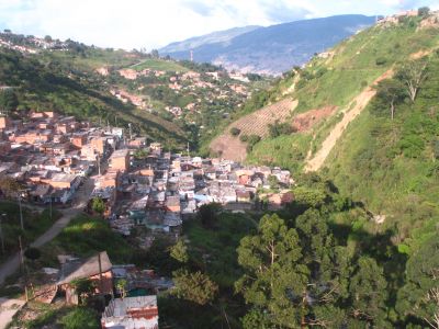 Panoramica laderas sector Vallejuelos
SENIA SALAZAR MALDONADO 2008
Palabras clave: PANORAMICAS METRO CABLE