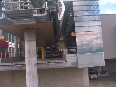 Afueras de la Estacion  Aurora del metrocable de Pajarito
SENIA SALAZAR MALDONADO 2008
Palabras clave: METROCABLE PAJARITO