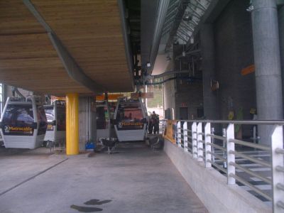 Interior de la Estacion  Aurora del metrocable de Pajarito
SENIA SALAZAR MALDONADO 2008
Palabras clave: METROCABLE PAJARITO