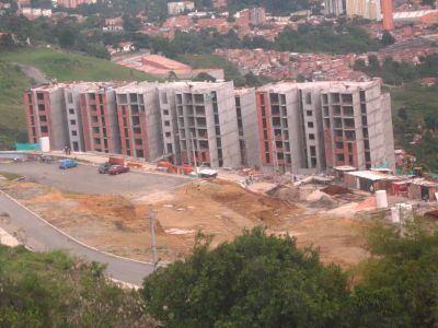 Proceso de construccion de viviendas de interes social en el sector de influencia del metrocable de Pajarito
SENIA SALAZAR MALDONADO  2008
Palabras clave: VIS MEDELLIN VIVIENDA EN ALTURA
