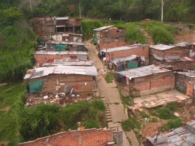 Viviendas en zona de influencia metrocable pajarito 
SENIA SALAZAR MALDONADO 2008
Palabras clave: METROCABLE PAJARITO
