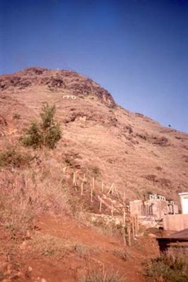 Zona con pendientes fuertes a escarpadas, Cerro Pan de Azúcar
CEHAP, 1996
Palabras clave: PAN DE Azucar