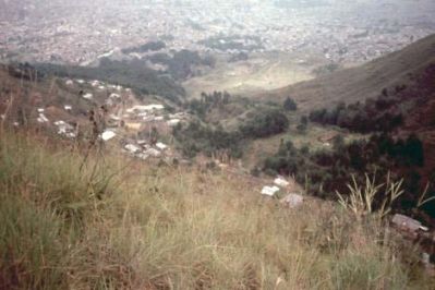 Viviendas en zona pendiente con peligro de deslizamiento, cerro Pan de Azúcar
CEHAP, 1996
Palabras clave: ZONAS DE RIESGO PAN DE Azucar