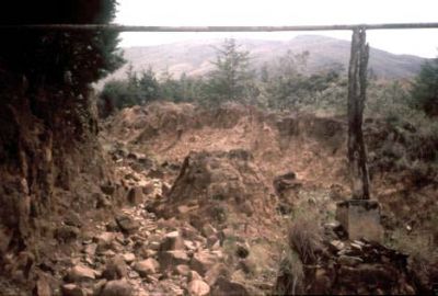 Terreno erosionado con material rocoso expuesto, cerro Pan de Azúcar
CEHAP, 1996
Palabras clave: PAN DE Azucar