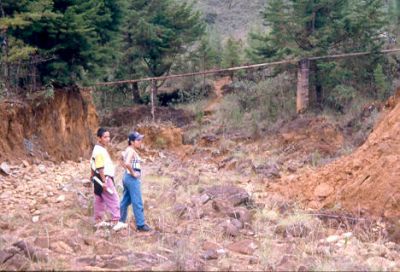 Zona de inestabilidad geológica, cerro Pan de Azúcar
CEHAP, 1996
Palabras clave: ZONAS DE RIESGO PAN DE Azucar MEDELLIN
