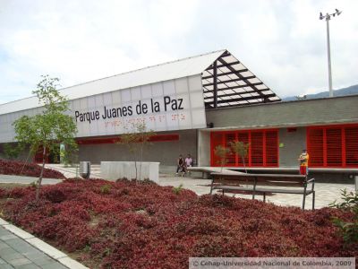 Exterior del Parque Juanes de La Paz, Barrio Castilla
CEHAP, 2009
Palabras clave: PARQUES RECREACION MEDELLIN