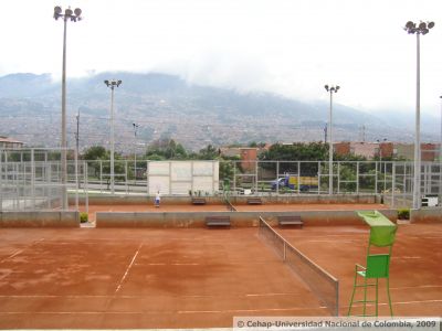 Canchas de tenis del Parque Juanes de la Paz, Barrio Castilla
CEHAP, 2009
Palabras clave: PARQUES RECREACION DEPORTES MEDELLIN