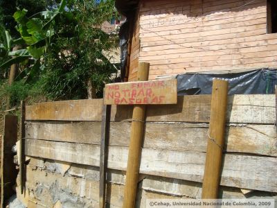 Aviso para la conciencia de la comunidad Pinares de Oriente (No tirar basuras)
CEHAP, 2009
Palabras clave: PINARES DE ORIENTE