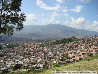 Panoramica de comuna 8, centro y cerro el volador, en Medellin
CEHAP, 2009
Palabras clave: PINARES DE ORIENTE