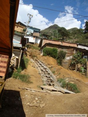 Mejoras para acceso a viviendas
CEHAP, 2009
Palabras clave: PINARES DE ORIENTE MEJORAMIENTO BARRIAL