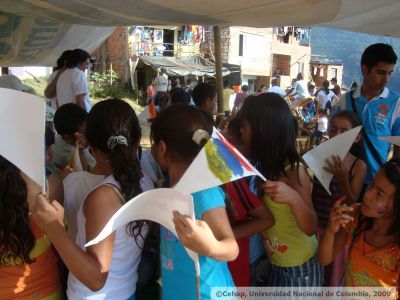 Actividades ludicas en la Jornada de solidaridad con la comunidad Pinares de Oriente 
CEHAP, 2009
Palabras clave: PINARES DE ORIENTE NINOS RECREACION