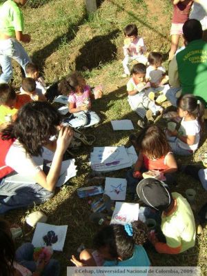 Trabajo ludico de los niños de la comunidad
CEHAP, 2009
Palabras clave: PINARES DE ORIENTE