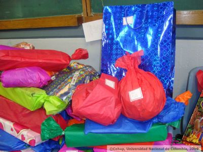 Regalos para los niños de la comunidad Pinares de Oriente
CEHAP, 2009
Palabras clave: PINARES DE ORIENTE