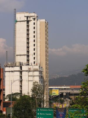 Torre de apartamentos de Prado de Villanueva Medellin
LUIS FERNANDO GONZALEZ, 2004
Palabras clave: TORRES VILLANUEVA UNIDAD CERRADA