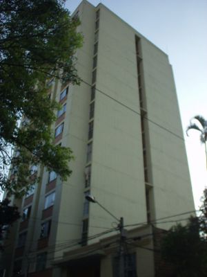 Costado torre de apartamentos prado de Villanueva Medellin
LUIS FERNANDO GONZALEZ, 2004
Palabras clave: TORRES VILLANUEVA UNIDAD CERRADA