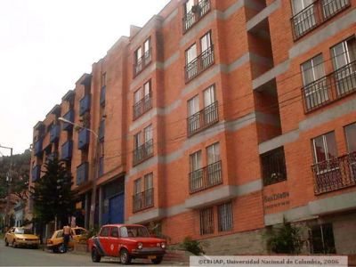 Fachadas frontales del edificio San Diego en el sector San Lorenzo en Medellin
CEHAP 2006
Palabras clave: SECTOR SAN LORENZO MEDELLIN