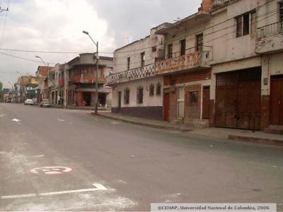 Vias y Fachadas de viviendas en San Lorenzo, Medellin
CEHAP 2006
Palabras clave: SAN LORENZO MEDELLIN