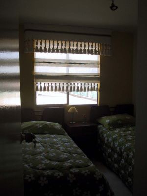 Interior habitacion vivienda donde se aprecia el espacio reducido 
LUIS FERNANDO GONZALEZ, 2004
Palabras clave: VIVIENDA HABITABILIDAD