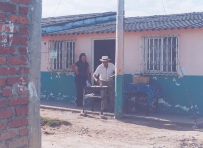 Frente de casa 
CEHAP 1999
Palabras clave: TALLER 23