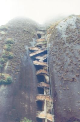 Escalinatas de la piedra del Peñol Antioquia
CEHAP 2000
Palabras clave: PEÑOL ESCALINATAS