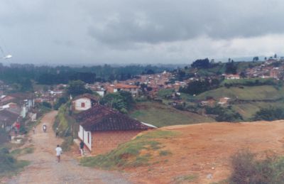 Terreno baldio cerca a caserio
CEHAP 2000
Palabras clave: TERRENOS