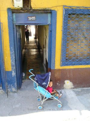 Fachada de Inquilinato de Medellin, barrio Niquitao
JUAN JOSE CUERVO
2006
Palabras clave: TESIS INQUILINATOS NIQUITAO