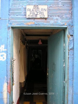 Puerta de acceso a Inquilinato de Niquitao, Medellin
JUAN JOSE CUERVO
2006
Palabras clave: TESIS INQUILINATOS NIQUITAO
