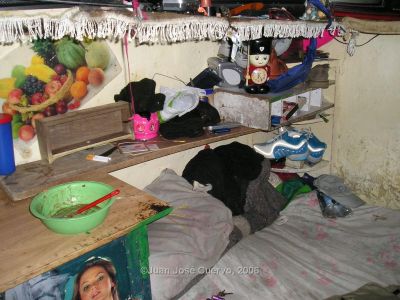 Habitacion y Cocina de un Inquilinato de Medellin
JUAN JOSE CUERVO
2006
Palabras clave: TESIS INQUILINATOS NIQUITAO