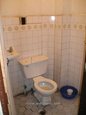 Baño de Inquilinato de Niquitao, Medellin
JUAN JOSE CUERVO
2006
Palabras clave: TESIS INQUILINATOS NIQUITAO