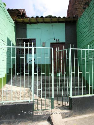 Fachada de Inquilinato en Medellin
JUAN JOSE CUERVO
2006
Palabras clave: TESIS INQUILINATOS NIQUITAO