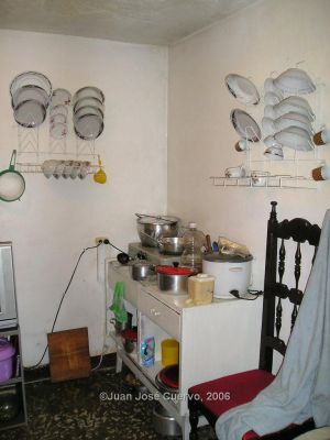 Cocina de Inquilinato de Medellin
JUAN JOSE CUERVO
2006
Palabras clave: TESIS INQUILINATOS NIQUITAO