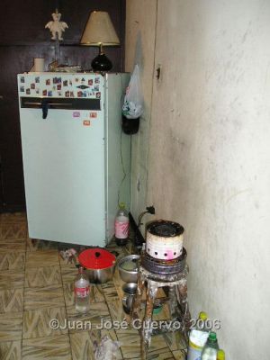 Cocina con fogon de Petroleo en Inquilinato de Niquitao, Medellin
JUAN JOSE CUERVO
2006
Palabras clave: TESIS INQUILINATOS NIQUITAO