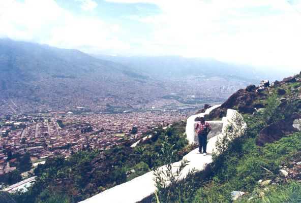 Panoramica de la ciudad de Medellin Comuna Noroccidental
CEHAP 1999
Palabras clave: TALLER 23