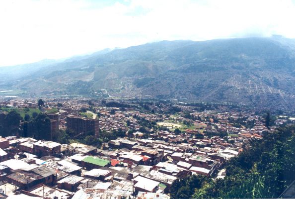 Panoramica Comuna Noroccidental, Medellin
CEHAP 1999
Palabras clave: TALLER 23