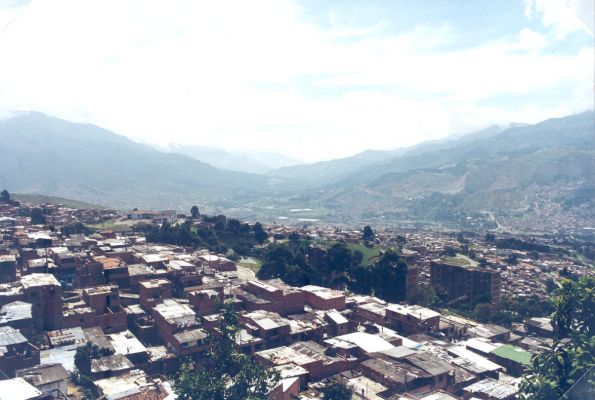 Panoramica Comuna Noroccidental, Medellin
CEHAP 1999
Palabras clave: TALLER 23