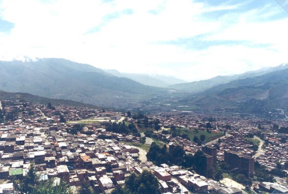 Panoramica Comuna Noroccidental, Medellin
CEHAP 1999
Palabras clave: TALLER 23