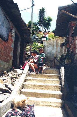 Apropiacion de los espacios por los habitantes de la Zona del Picacho, Medellin
CEHAP 1999
Palabras clave: TALLER 23 ESPACIO PUBLICO BARRIOS