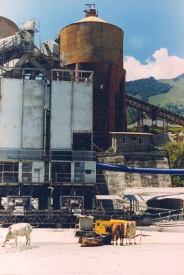 Planta de apoyo para la construccion de Porce II
CEHAP 1999
Palabras clave: TALLER 23