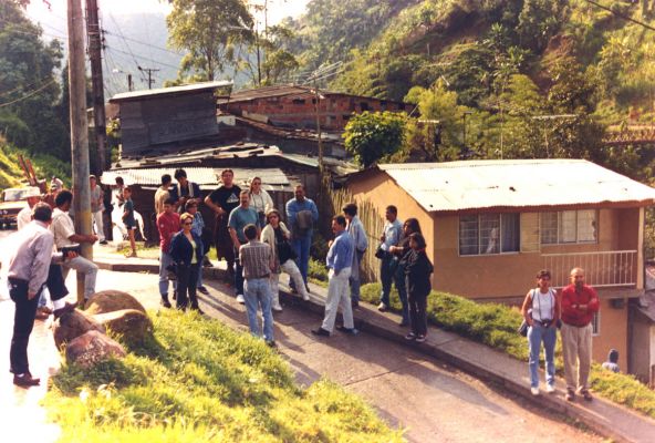 Visita de los participantes del Taller 23 al eje cafetero
CEHAP 1999
Palabras clave: EJE CAFETERO
