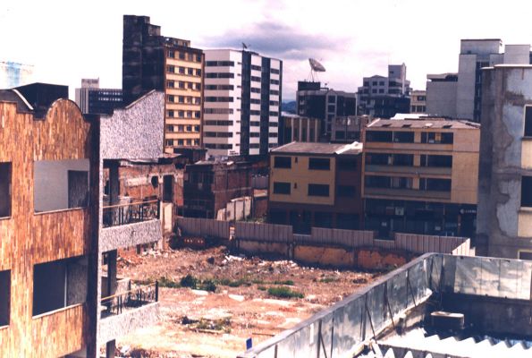 La Ciudad de Armenia despues del terremoto
CEHAP 1999
Palabras clave: RECONSTRUCCION SISMOS