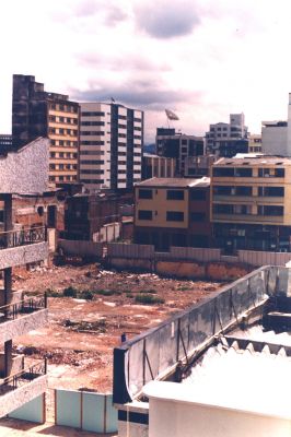 La ciudad de Armenia despues del terremoto
CEHAP 1999
Palabras clave: SISMOS QUINDIO