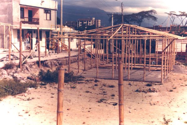 Construcciones en guadua en Armenia
CEHAP 1999
Palabras clave: GUADUA RECONSTRUCCION SISMOS