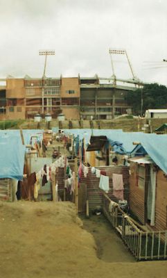 Viviendas temporales aledañas al estadio de futbol, Armenia
CEHAP 1999
Palabras clave: VIVIENDAS TEMPORALES ALBERGUES SISMOS QUINDIO