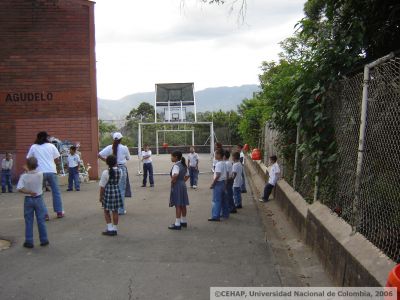 Niños de la Escuela Luis Alfonso Agudelo, barrio San Diego
CEHAP
2006
Palabras clave: TALLER ESCUELA SAN DIEGO
