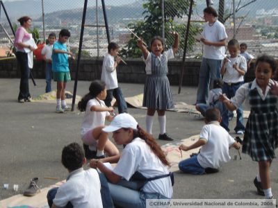 Niños pintando en San Diego
CEHAP
2006
Palabras clave: TALLER ESCUELA SAN DIEGO