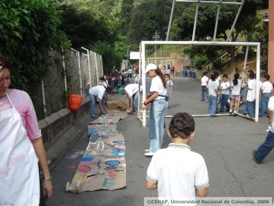 Niños de la Escuela Luis Alfonso Agudelo, San Diego, Medellin
CEHAP
2006
Palabras clave: TALLER ESCUELA SAN DIEGO