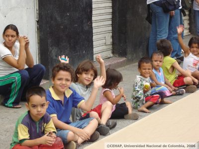Taller en calles del Barrio San Lorenzo con los habitantes del Inquilinato Residencia de Los Andes, Medellin
CEHAP
2006
Palabras clave: TALLER LOS ANDES NIQUITAO