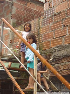 Niños en escaleras de acceso a inquilinato de Niquitao, Medellin
CEHAP
2006
Palabras clave: TALLER LOS ANDES NIQUITAO INQUILINATOS